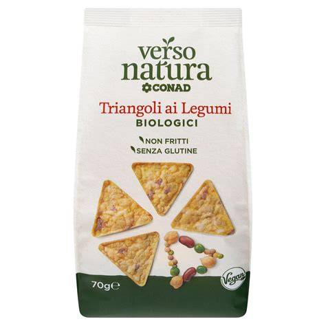 Triangoli di legumi serviti per aperitivo