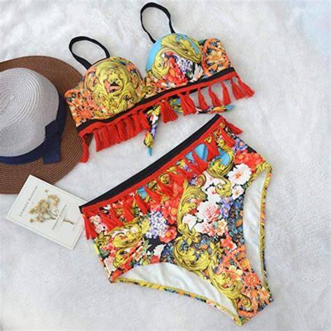 Costumi da bagno a vita alta
