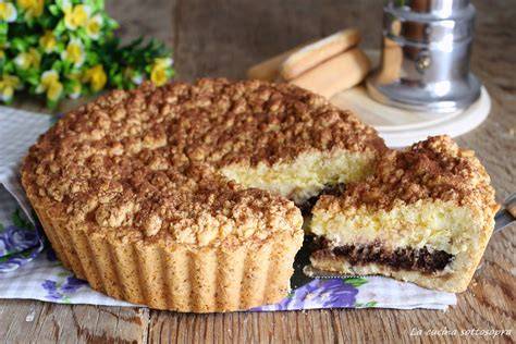 Sbriciolata al tiramisù con savoiardi