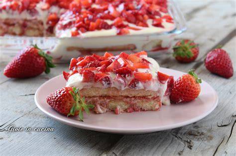 tiramisù alle fragole decorato