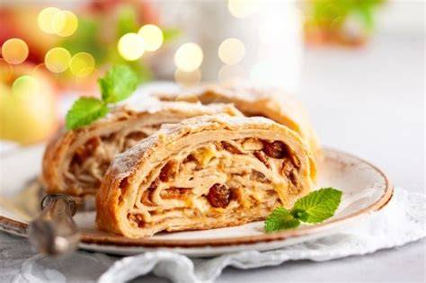Strudel di mele viennese tagliato