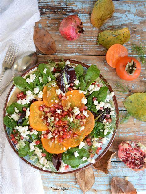 insalata autunnale cachi Brie noci melagrana