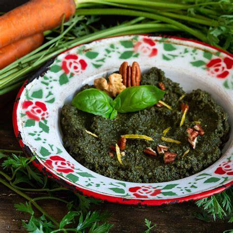 pesto di foglie di carota con noci