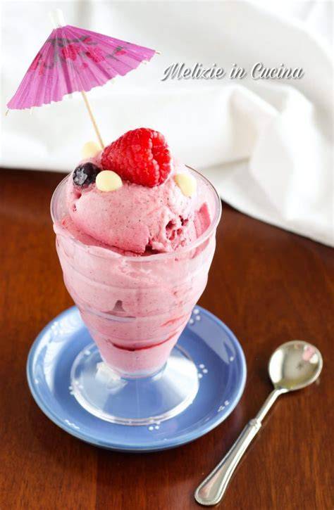 Gelato ai frutti di bosco cremoso