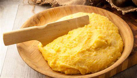Polenta di mais italiana fumante