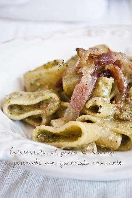 Calamarata con pesto pistacchi basilico guanciale