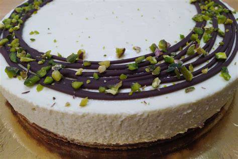 Cheesecake al pistacchio decorata