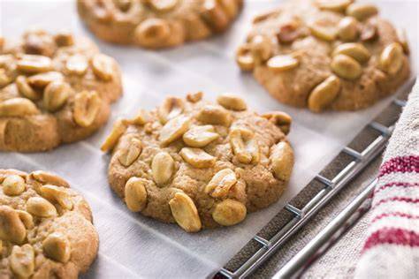 Biscotti amaretti alle arachidi tostati