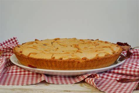 Crostata amaretti arachidi salate marmellata